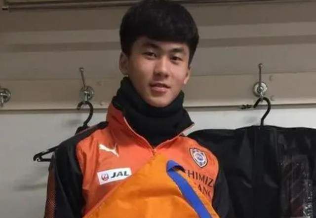 违者将追究其相关法律责任 标签： 费明家有儿女宋丹丹张一山杨紫 ： 相关新闻 《生命树》举办看片会 杨紫胡歌热血诠释高原信仰2026-01-30 《守护者们》看片会 张一山韩东君张天爱角色获赞2025-09-20 第30届白玉兰奖曝入围名单 刘亦菲首提、杨紫三提2025-05-26 《国色芳华》第二季《锦绣芳华》有望2026年播出2025-01-24 收视率连续登顶霸榜！