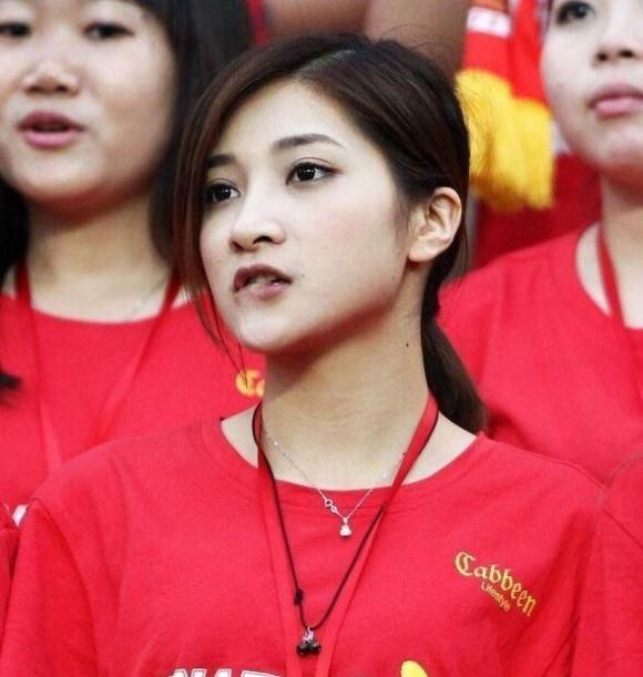 全国10家影院共卖出1085张电影票 2020-03-18 3月17日，全国部分电影院时隔50天后重新投入营业，累计卖出1085张电影票，正式吹响复工号角。