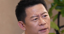 来抱抱树吧 2026-04-25 《林中小屋》激情上映 男女盛宴狂欢看点劲爆 2014-02-14 《林中小屋》是一部俊男美女云集，激情火辣的情人节性感度假电影，将于2月14日情人节上映。